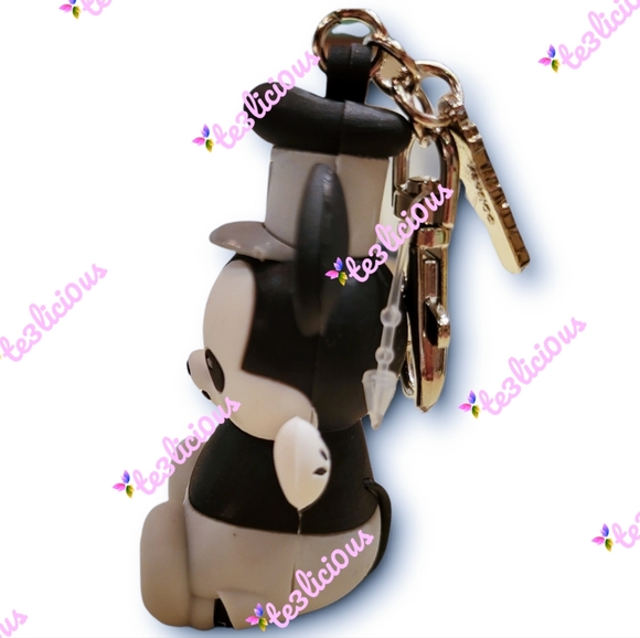 DISNEY PARKS WISHABLES MICKEY STEAMBOAT WILLIE KEYCHAIN - Picture 3 of 6